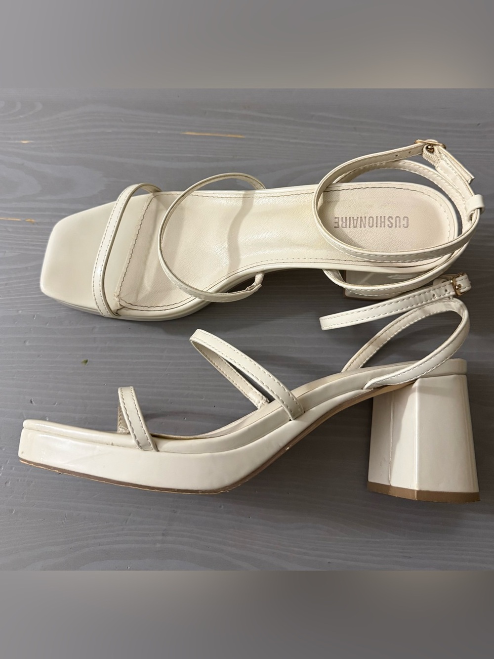 Cushionaire Roma White Platform Block Heel Sandals Women’s Size 9